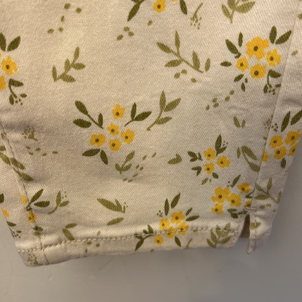 Judy Blue mid rise yellow white floral skinny fit jeans Size 32 New - Picture 3 of 14